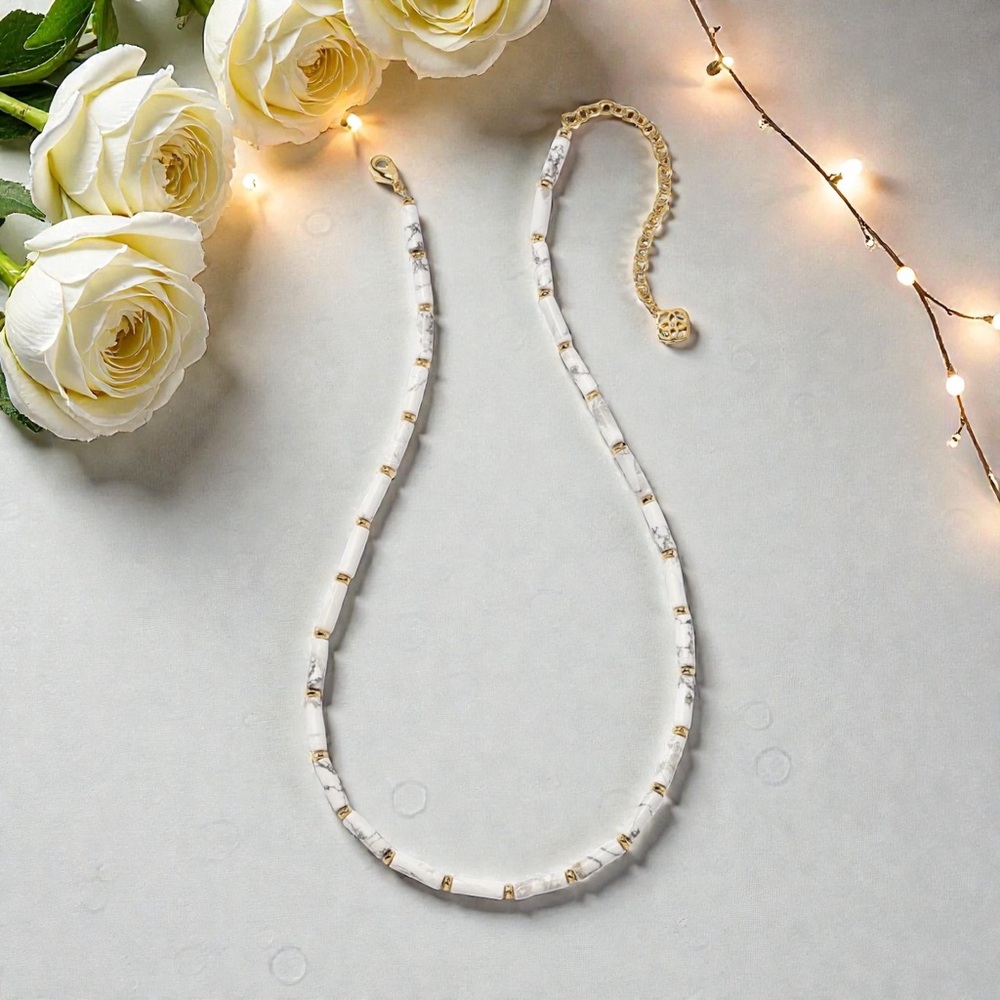 Kendra Scott Ember Gold Strand Necklace in White Variegated Magnesite New/pouch
